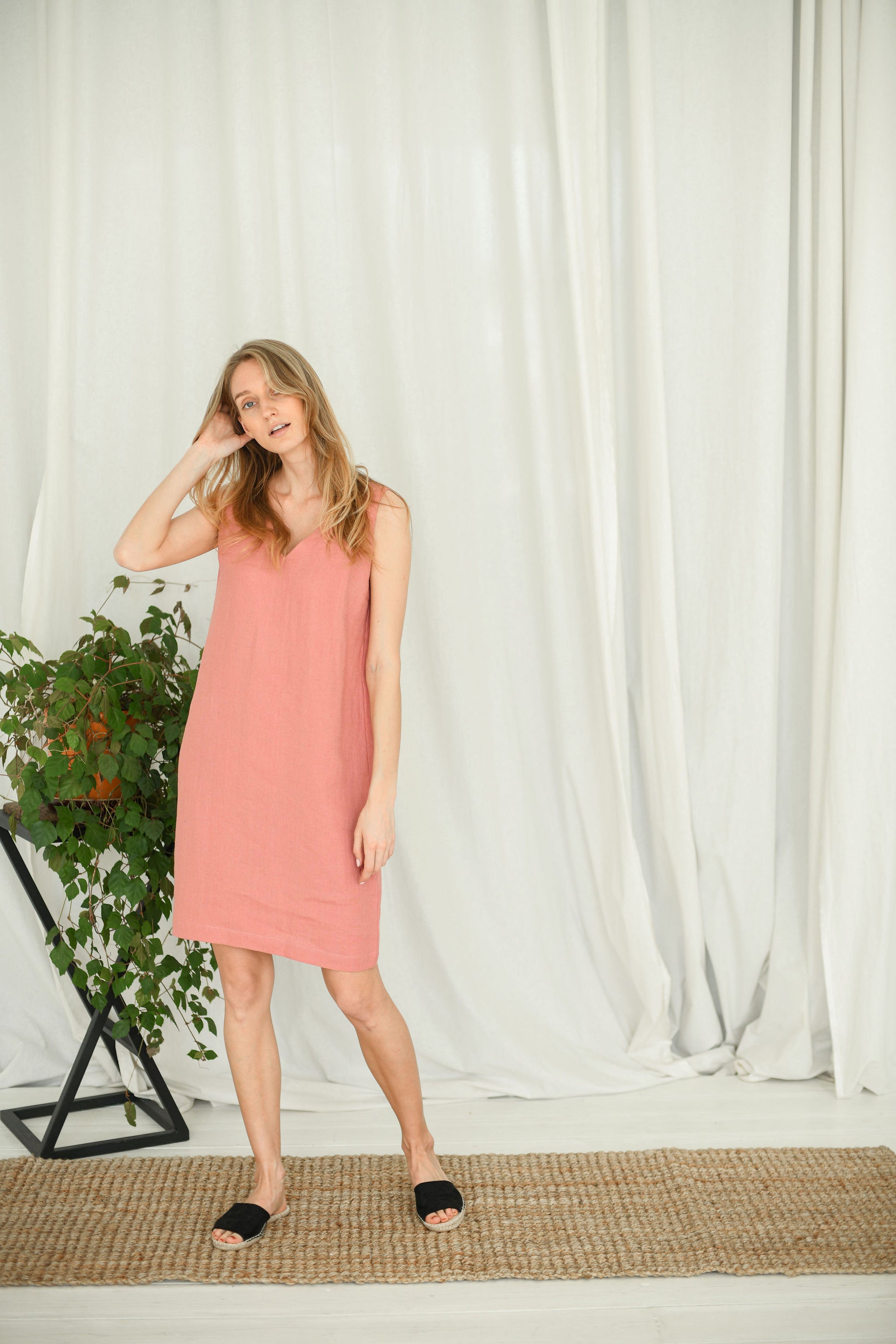 Ella linen dress close-up portrait handmade linen dress slow fashion