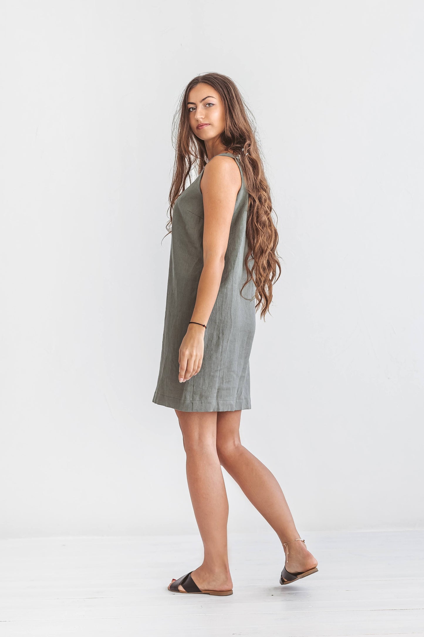 Ella linen dress close-up portrait handmade linen dress slow fashion