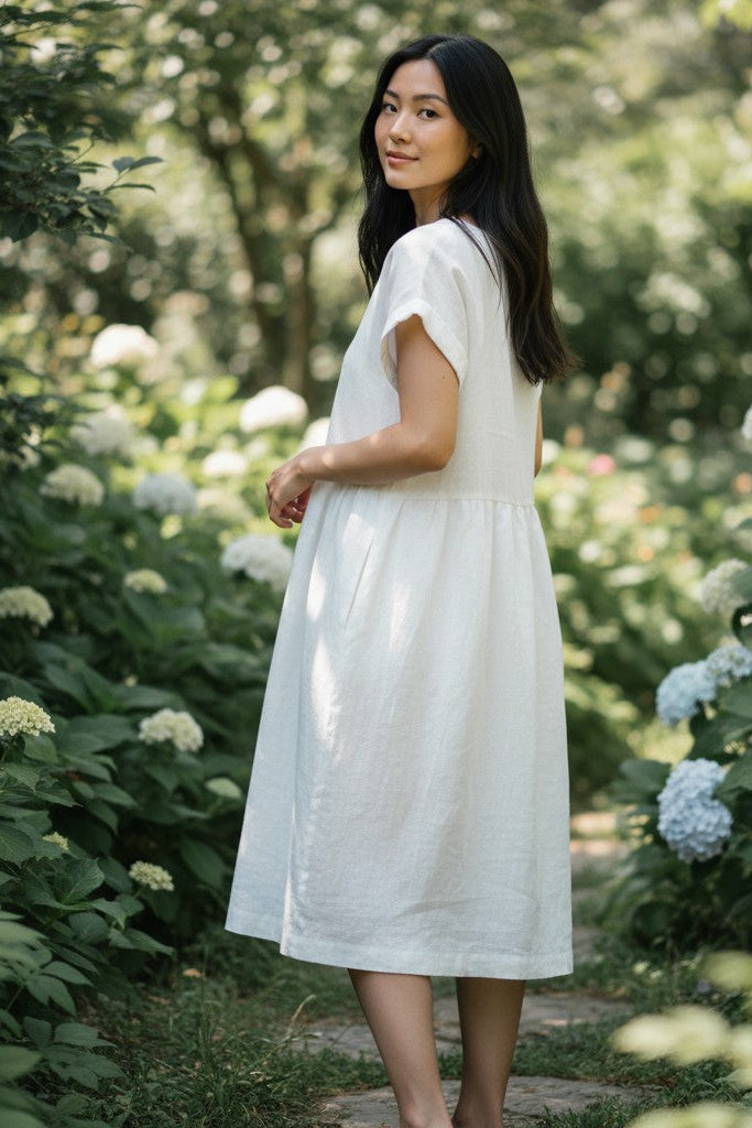 Alice linen dress – back view, relaxed A-line silhouette