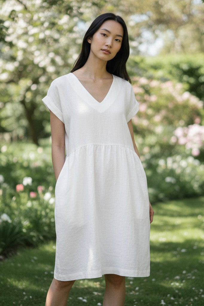 Alice linen dress – front detail, V-neckline and short sleeves